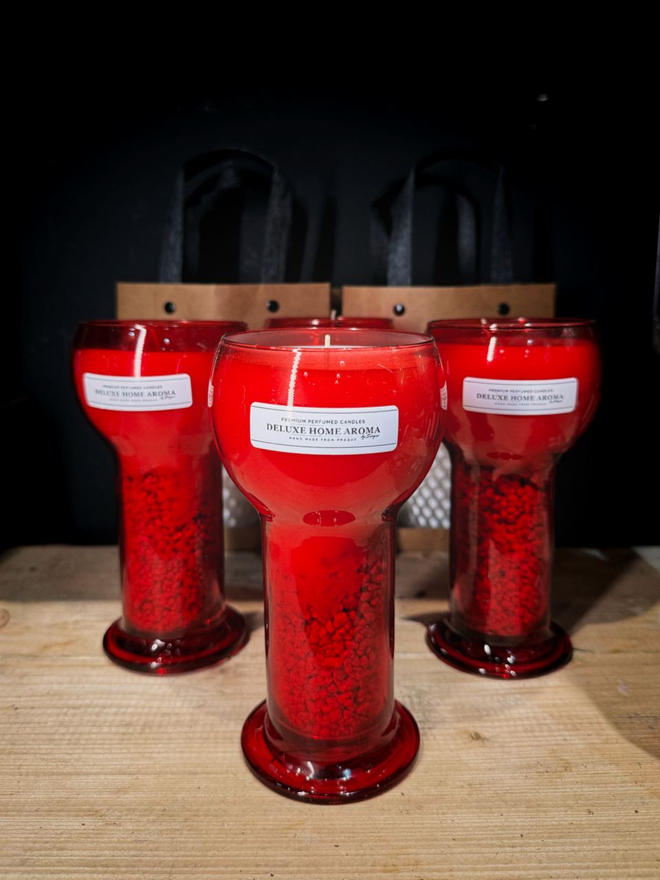 Svíčka DeluXe aroma v červeném skle kalich